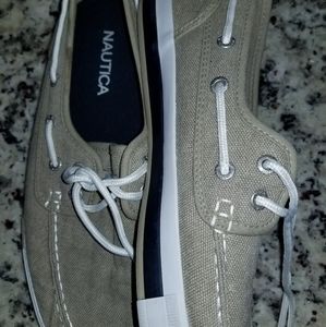Mens Nautica boat shoes tan size 9.5